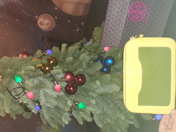 BRAND NEW Tory Burch Statement Logo Wristlet - Picture 4 of 8